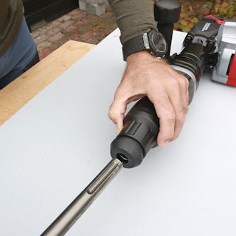 Bilningshammare test: SDS Max-systemet gör byte av mejsel ytterst enkelt Bilningshammare test: SDS Max-systemet gör byte av mejsel ytterst enkelt